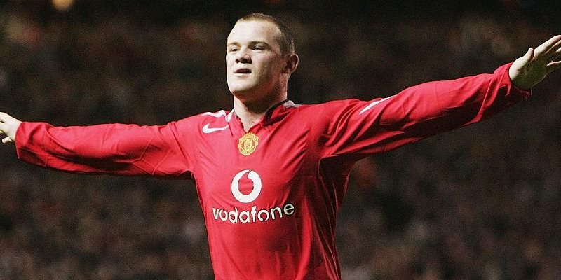 Rooney là cái tên nằm trong danh sách các cầu thủ MU từ trước đến nay xuất sắc